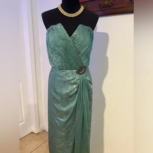 knee length dresses for ladies DAVID MEISTER-Metallic Knit Twist Neck Gown – Elilhaam